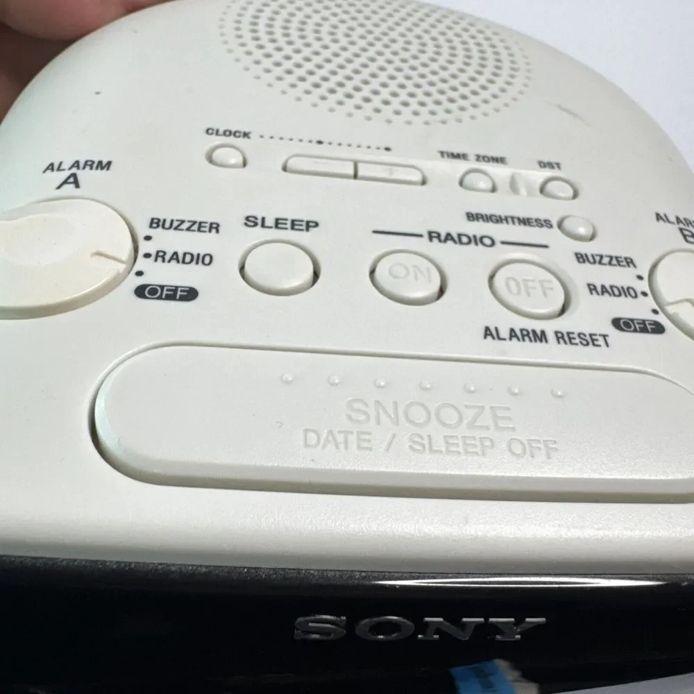 Sony ICF-C318 Dream Machine AM/FM‎ Dual Alarm Clock Radio Model White Tested